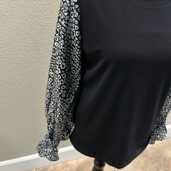 NWT Blouse with silver metallic sleeves - Picture 7 of 9